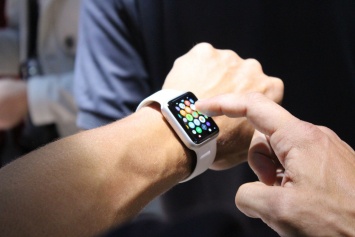 Глава Apple лично тестирует глюкометр для новых смарт-часов