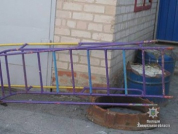Житель Мелитополя украл лестницу с детской площадки