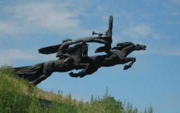 На Галичине снесли и сдали на металлолом монумент воинам Первой Конной армии Буденного, которым гордился весь СССР