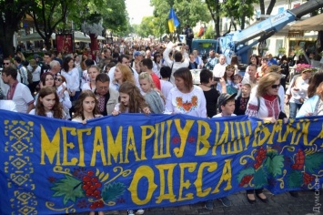 «Молдаванка и Пересыпь - в вышиванках вся Одесса»: в центре города прошел патриотический мегамарш