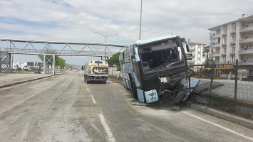 В Турции разбился автобус с политиками правящей партии, более 30 травмированных