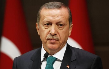Эрдоган возвращается на пост председателя правящей партии АКР