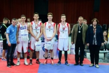 Краматорские баскетболисты завоевали серебро на Чемпионате Украины