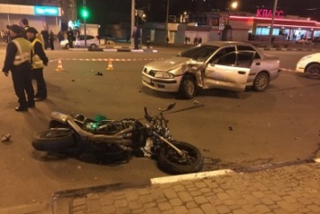 На проспекте Гагарина столкнулись мотоцикл и "легковушка": два человека погибли