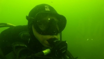 Уникальный подводный музей пополнил новый экспонат (видео)