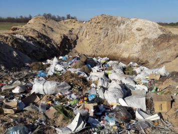 Цинично травит людей: вице-губернатора Херсонщины обвинили в загрязнении села