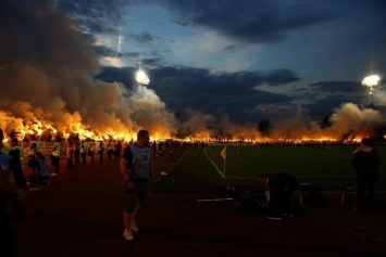 Гори огнем! Фанаты Партизана едва не сожгли свой стадион