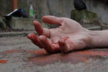 В Бердянске юноша сорвался с балкона и получил смертельную травму