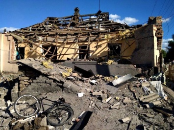 Огонь и разруха: штаб АТО опубликовал фото Авдеевки после обстрела «Градами»