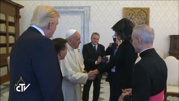 Исторический момент: Трамп встретился с Папой Римским