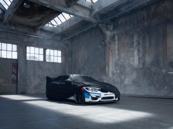 Опубликован тизер с BMW M4 GT4
