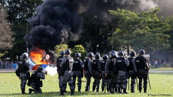 Президент Бразилии задействовал войска для разгона протестующих