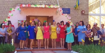 Воспитатели детсада «Ласточка» организовали флешмоб для своих выпускников