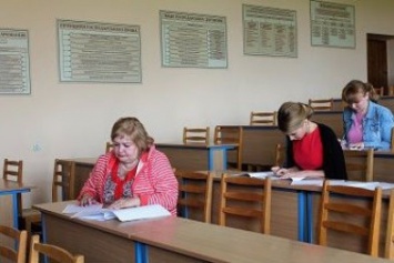 Мариупольцы за 415 гривен проверили знания по украинскому языку (ФОТО)