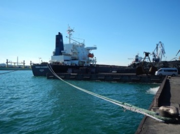Порт Южный примет следующее судно с углем из ЮАР в июне