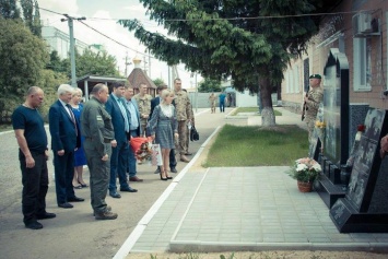 На Луганщине поздравили и почтили память пограничников
