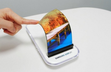 Samsung показала эластичный дисплей, который гнется во все стороны