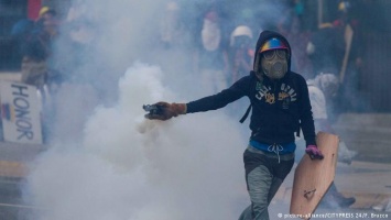В Венесуэле демонстрация за свободу прессы переросла в столкновения с полицией
