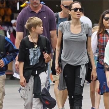 Анджелина Джоли не надела нижнее белье на День рождения дочери