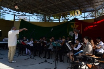 Сегодня в криворожском парке звучит "музыка свободы" (ФОТО)