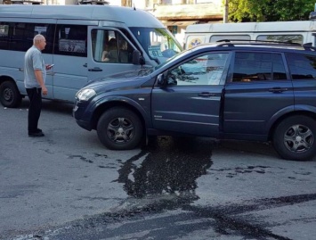 Запорожский маршрутчик, отказавшийся везти военного, попал в аварию