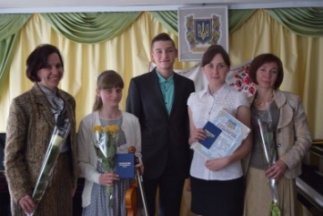 Авдеевская музыкальная школа отпраздновала свой 53 выпуск (ФОТО)