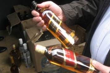 Полиция в Николаеве за три месяца оштрафовала 29 предпринимателей за незаконную торговлю алкоголем и сигаретами (ФОТО)