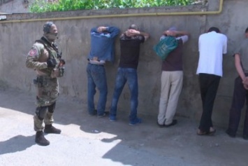 «Руки за голову, лицом к стене!»: В Одессе спецназ «накрыл» наркодельцов (ФОТО, ВИДЕО)