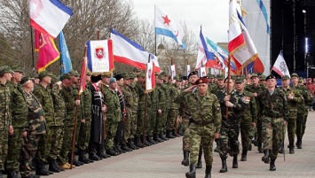 Ополченцам в Крыму выдадут жезлы ГИБДД