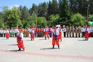 На Луганщине соревнуются юные патриоты