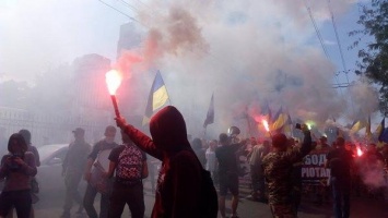 В Одессе сотни проукраинских активистов вышли на улицы