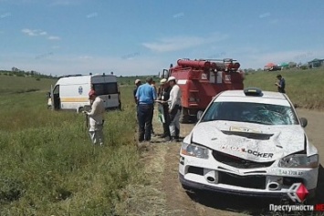 Несчастный случай на ралли возле Николаева - гоночное авто насмерть сбило мужчину, перебегавшего трассу (ФОТО, ВИДЕО)