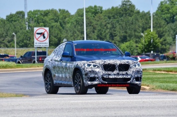 Новый BMW X4 M40i тестируют бок о бок с предшественником