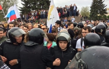 В России поднялась антикорупционная волна: есть задержанные, в том числе лидер оппозиции Навальный