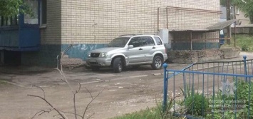 Днепровские полицейские задержали угонщика, который за возвращение автомобиля требовал у владельца деньги