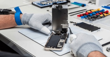 Apple начала ремонтировать экраны iPhone в России
