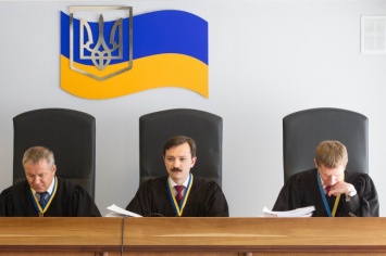 Януковича вызывали на заседание надлежащим способом. Суд не будет обращаться к РФ за правовой помощью