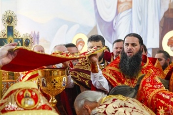 В Аккермане православные Московского патриархата провели масштабный крестный ход "за мир и стабильность"