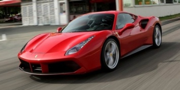 Угонщика Ferrari поймали, когда он попрошайничал на бензин