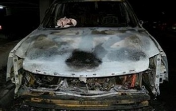 На парковке в Киеве полностью сгорел Cadillac