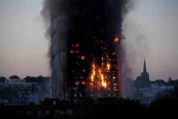 Эксперты объяснили, почему башня в Лондоне так быстро сгорела