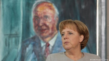 Меркель назвала Гельмута Коля удачей для немцев