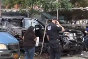 Страшное ДТП в Нью-Йорке: внедорожник сбил прохожих на тротуаре