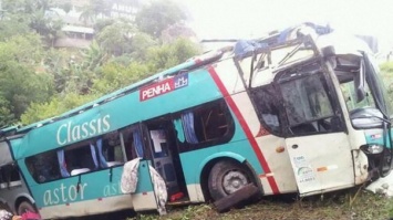 В Бразилии разбился автобус, погибли 10 человек