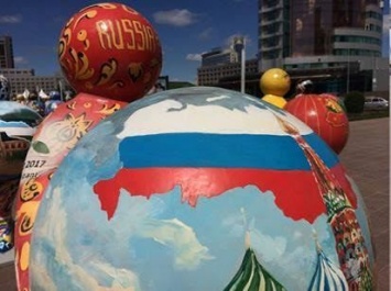 Как в Казахстане рисовали "глобусы" Украины и России (ФОТО)