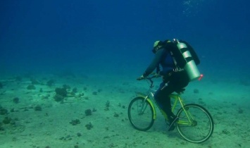 В России создали первый в мире подводный велосипед