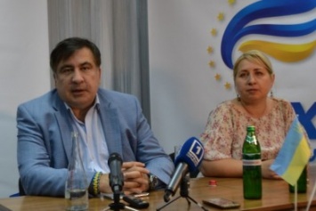 Криворожане рассказали Саакашвили о схемах, с помощью которых их хотят переселить и поживиться на их земле (ФОТО)