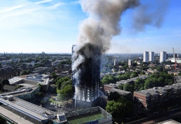 Полиция Лондона опубликовала фото и видео последствий пожара в многоэтажке Гренфелл-тауэр