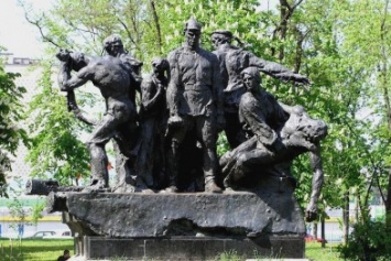 Нетронутые: в Киеве осталось 10 советских памятников