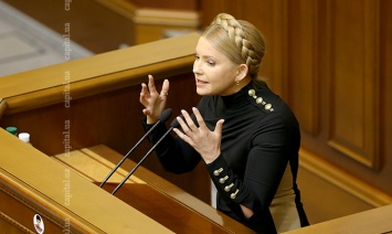 Тимошенко призывает парламент объединиться против убийственных реформ власти